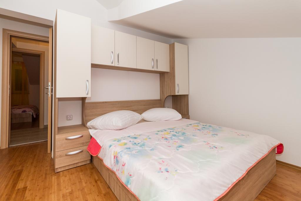 Apartments Villa-Ines Center Βόντιτσε Εξωτερικό φωτογραφία