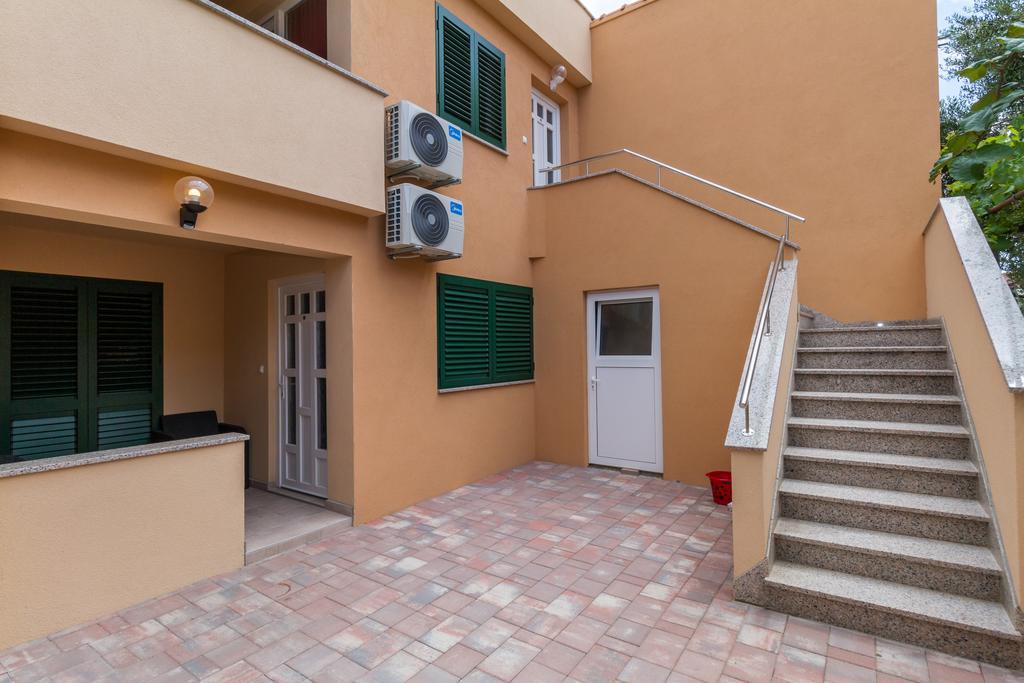 Apartments Villa-Ines Center Βόντιτσε Εξωτερικό φωτογραφία